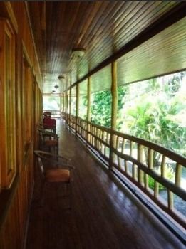 Miss Junies Lodge Tortuguero Exterior foto